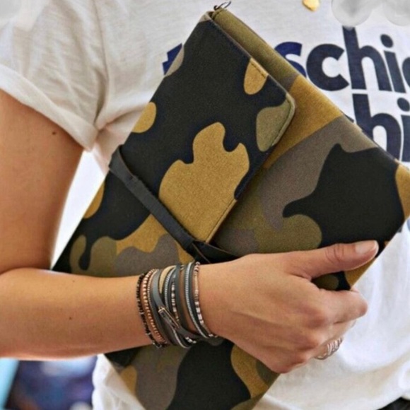 Stella & Dot Handbags - Stella & Dot camo crossbody canvas bag clutch metal chain